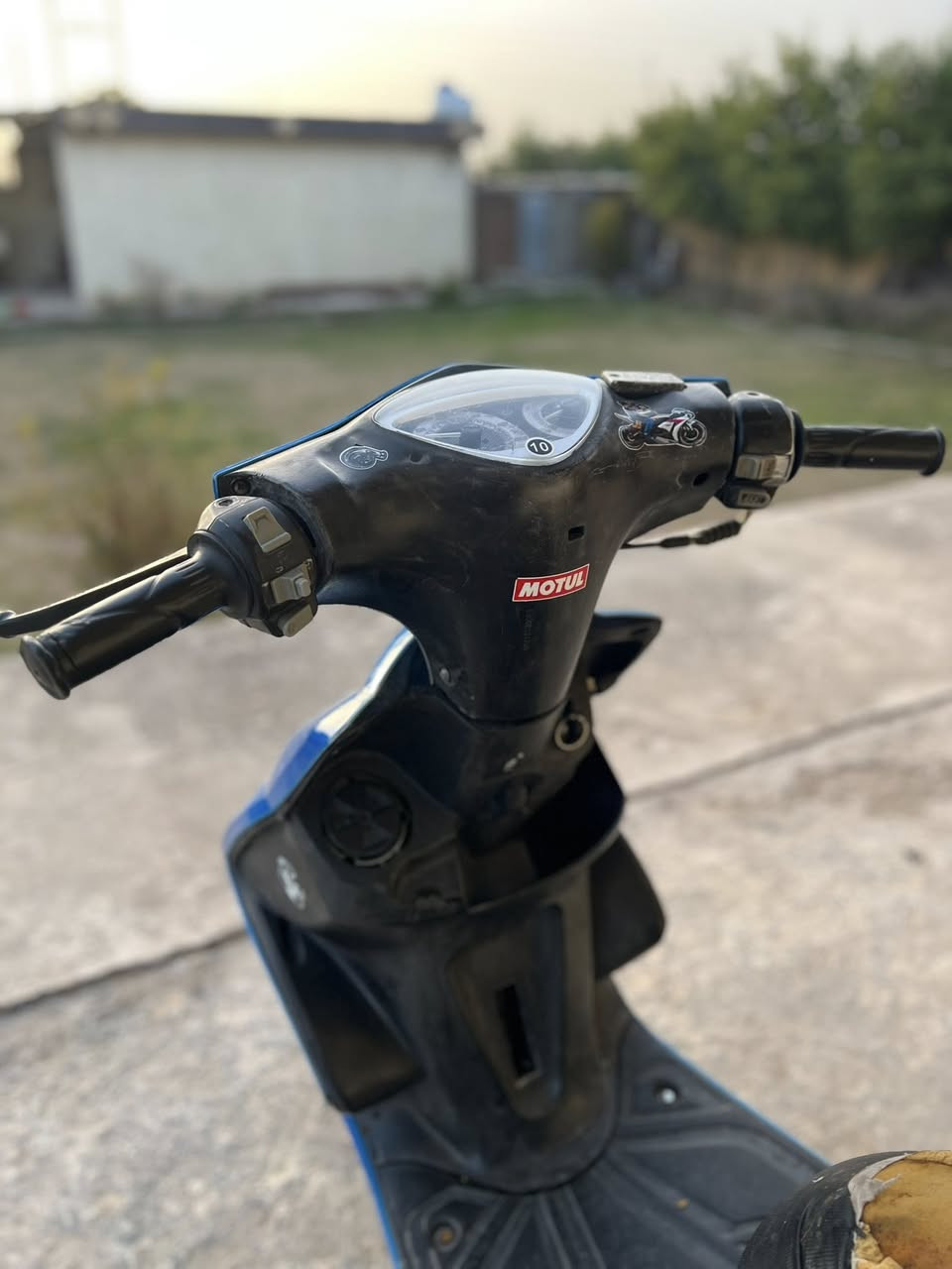 السلام عليكم للبيع ماكس مضلع ياباني دراجة نضيفة جداً مكينة بلاد مكفولة من التبخير و التنقيص الدراجة نقصهاا بريك امامي فقط مكاني بغداد المدائن سلمان باك باقي التفاصيل خاص او على الرقم ***********
