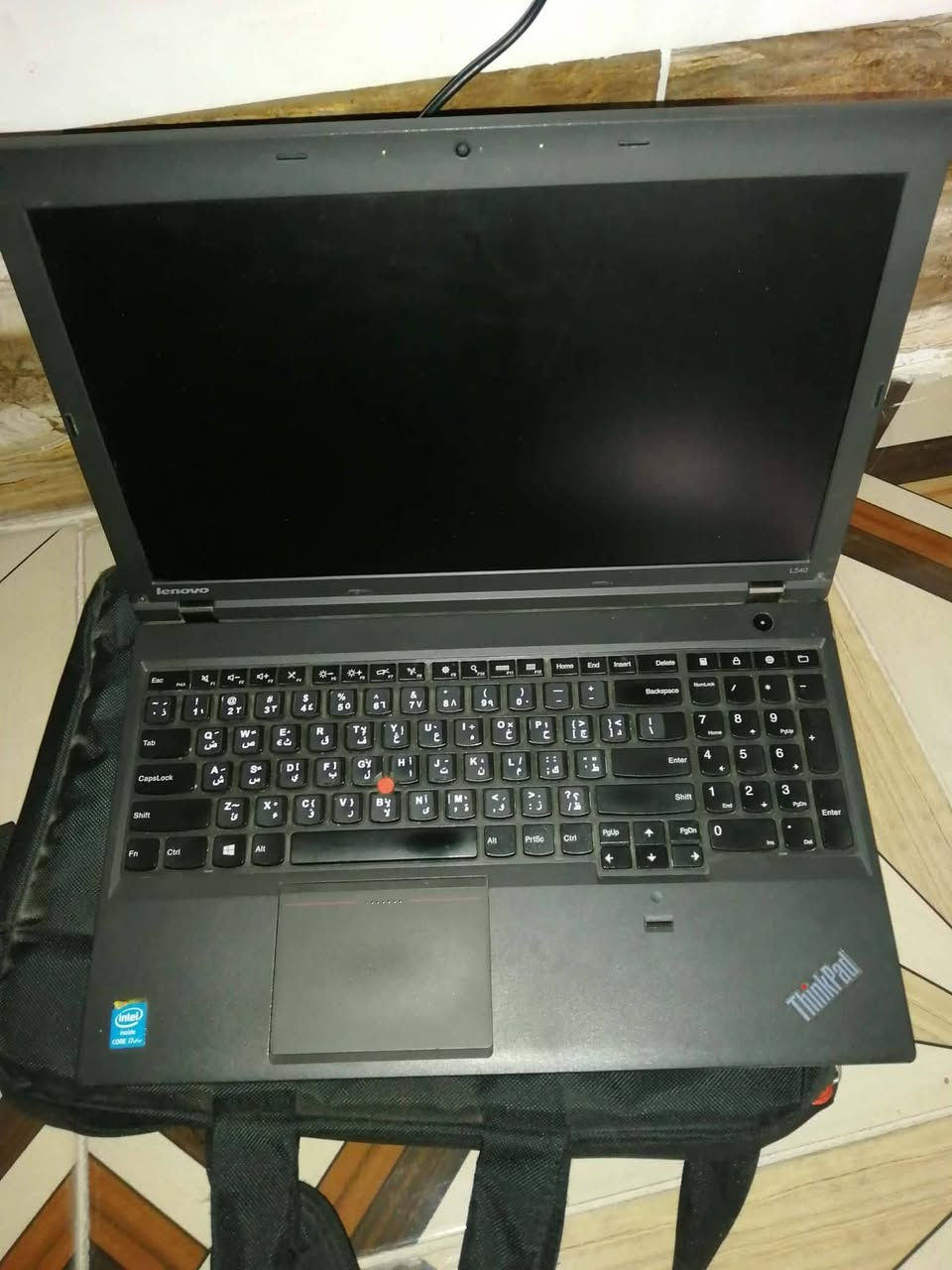 السلام عليكم
Core i7
فقط بي خط بالشاشه
السعر 250
*********** اتصال
