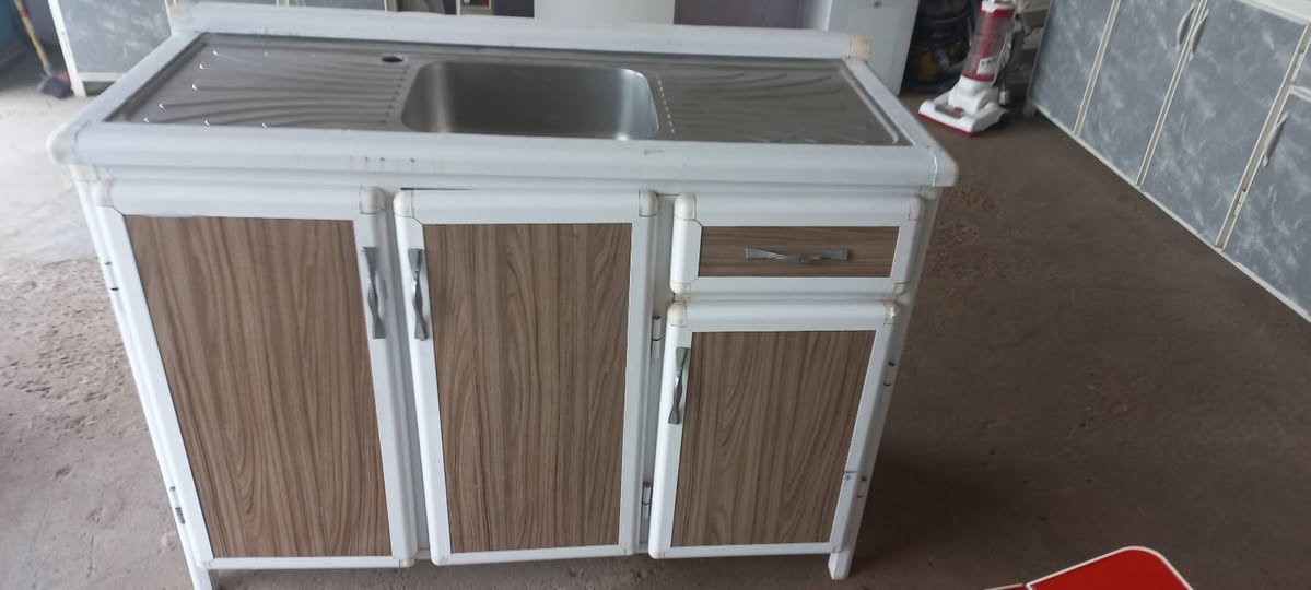 مواد منزليه للبيع حاجات نضيفه كلش المكان ناحية المعتصم  للإستفسار الاتصال عل الرقم التالي ***********
