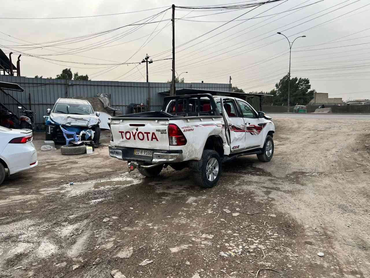 بيكم هايلوكس فور ويل رقم بغداد جديد اوتماتيك فول مواصفات شاصي كفالة مكينة وكير مابيهن شي شغالة وتمشي بيها حادث موضح بالصورة مكان بغداد *********** ثاني ***********
