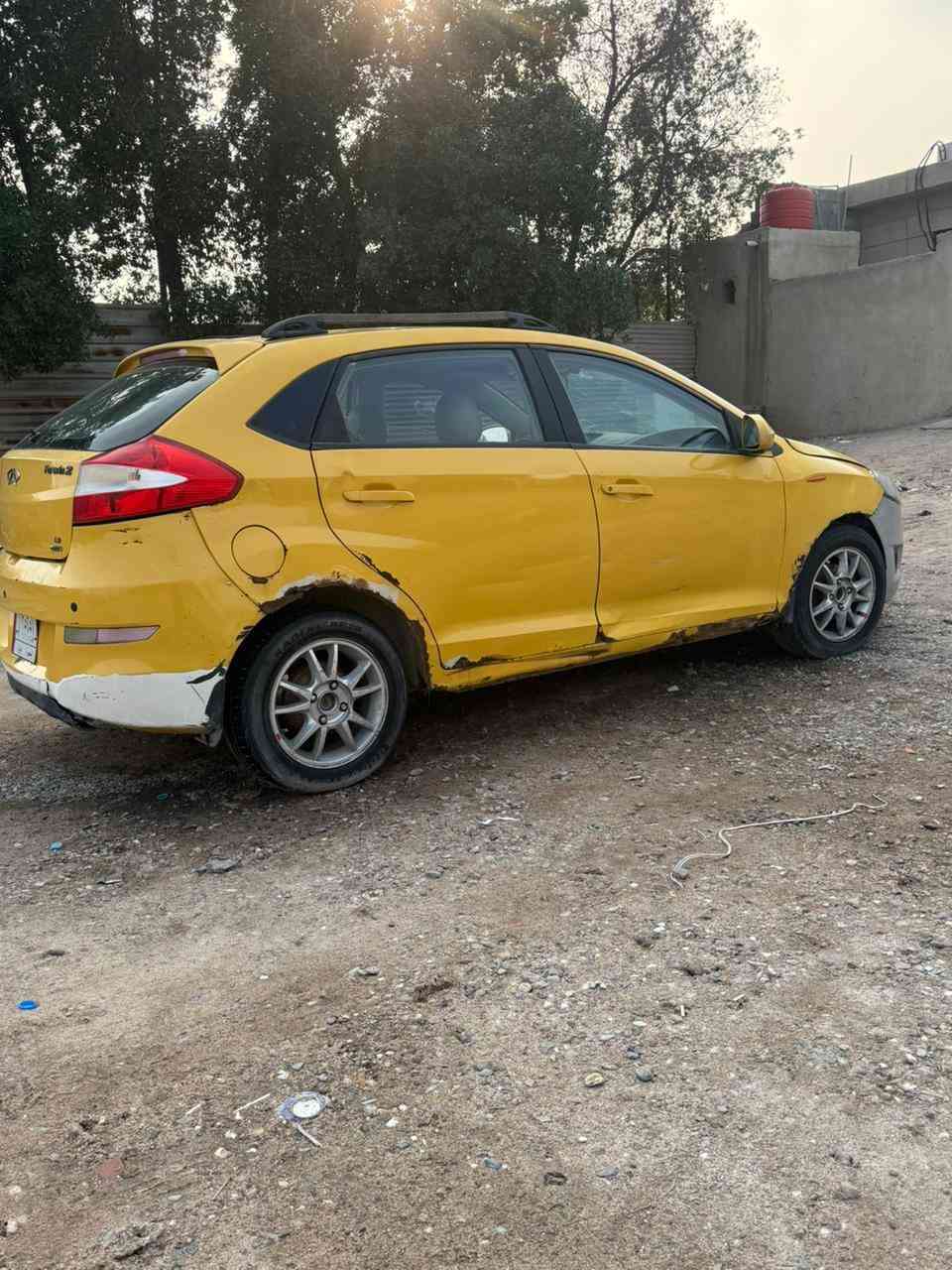 السلام عليكم (شيري فلاوين) موديل 2013مابيهه ضربه بس خياسات وموضحه بس خارجيه  مكينه بيهه خيط بخار وناعمه  كلش كير جديد حداده كلهه نضيفه دواخله نضيفه كلش راعيهه بل بلصره بل اربع تالالف موجود بس ماعندي تواصل ويا ولا واصله
مكاني بصره الزبير 
سعر12 وبيهه مجال
هاتف ***********
