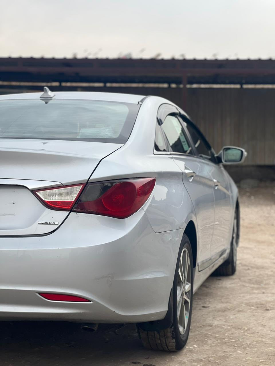 السلام عليكم
بيع سريع. سوناتا ٢٠١٣ فول موصفات لمتدد واحد ع واحد وارد. امريكي. سياره. جديده كير مكينه حداديه كهربائيات كفاله 
بصمه أبواب بصمه جنطه. بصمه تشغيل فتحة سقف أشاير مري. تحكم ستيرن. كشنات كهربائيه كشنات تدفئه تبريد. قطعتين  مكينه ٢٤٠٠ سياره ليبل. واحد بدون حادث حته دعاميات بلاديه بيه فقط بابتين مبدلات من امريكا. نفس اللون بدون صبغ بدون ضربه سياره جديده. وسونار مرفق مع الصور رقم بغداد هزه جديده متصرف عليه الف سياره جاهزه مجهزه وبالعافيه ع الياخذها 
سعره ١٠٥وبيها مجال. بصيط. للشراي 
عنوان. بابل.قرب سيطرت  الآثار
رقم الهاتف ***********
