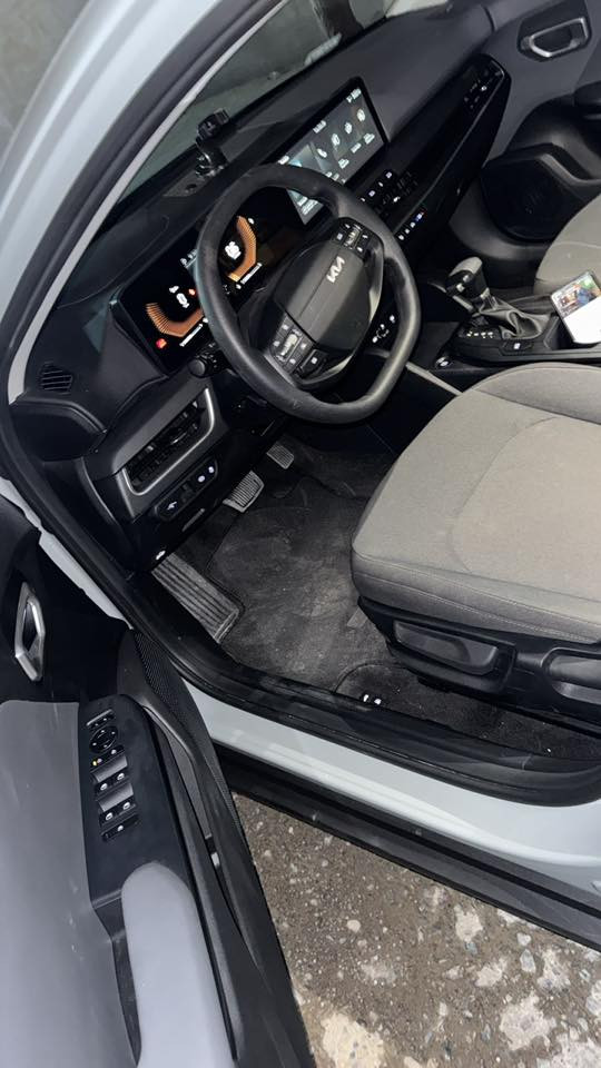 سياره K4سياره جديده 2025ماشيه 11الف
السياره رقمته كامله ضررها براس البوند بدون دواخل بدون اربكات
ال موصافت بصمه بدون فتحه سياره جيده السعر 186بيها مجال شي قليل
الاستفسار ***********
