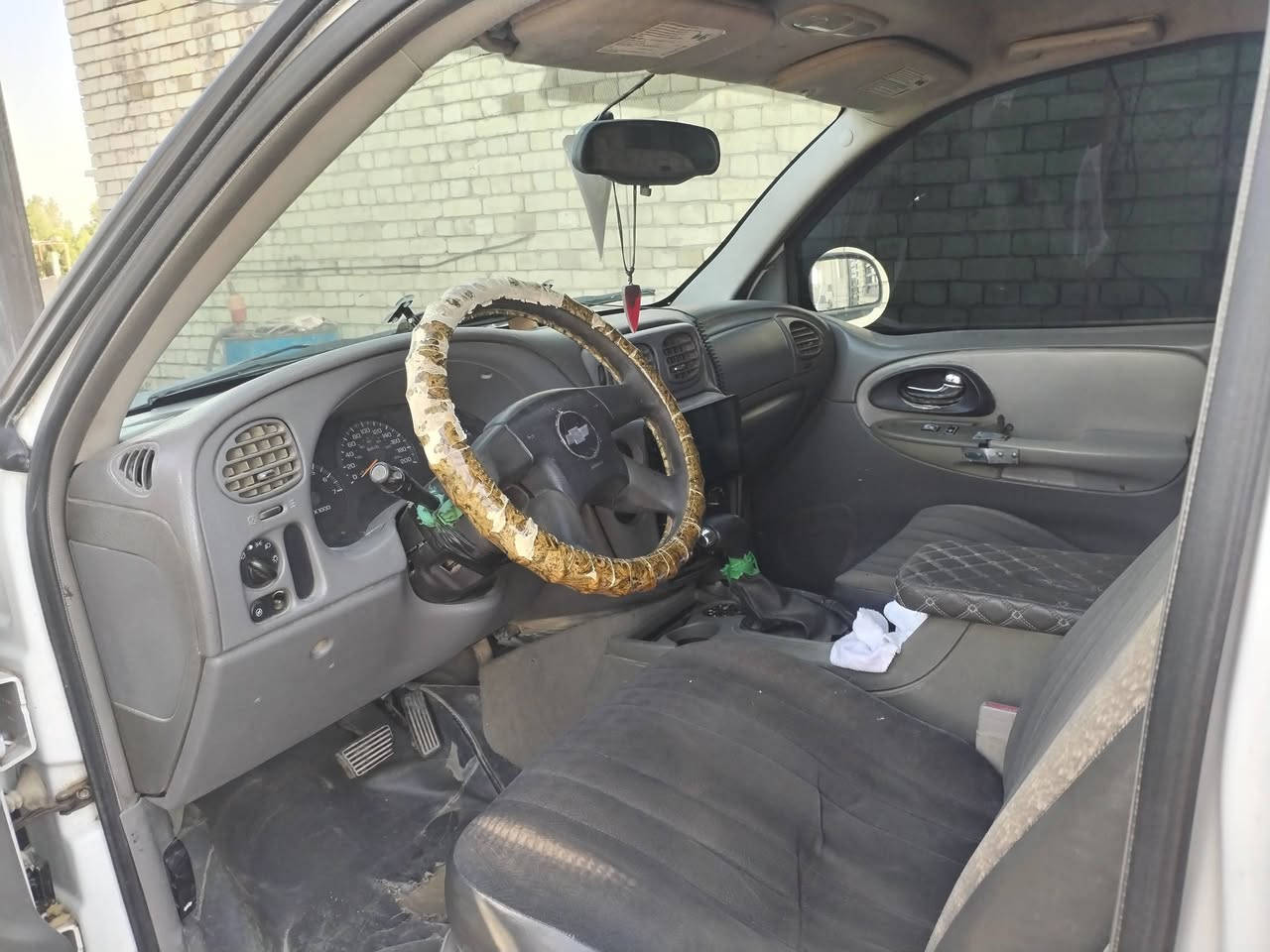 السلام عليكم  بلايزر مال مزاد وزارة الداخليه موديل2005مكينه كير  بلاد  مكينه قبق اسود المرغوب سياره مكفوله جاهزه نقص فقط حداديه مكان ديوانيه قرصهه جاي... ب45$ وبيهه مجال  اي ستفسار *********** بي واتساب
