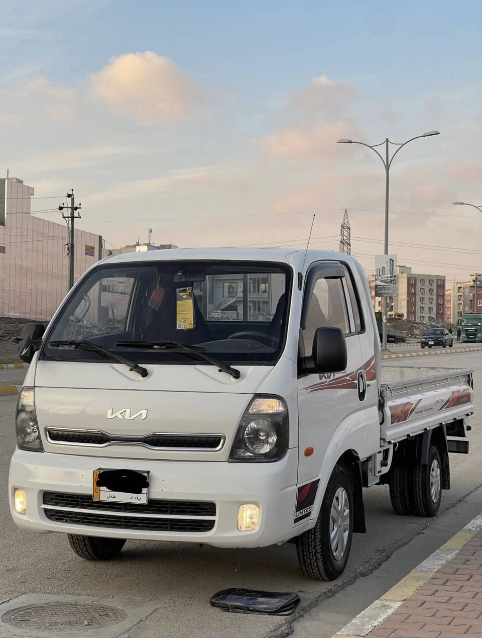 سەرەتا بەناوی خوای گەورە
کیای 3000 ی ئینجیکتەر ی مەکینە ڕەش مۆدێلی 2005 گێڕ تۆماتیک  بەشەرتی یەک بڕاوە و گێڕو مەکینەو عەکسل 6 تایەی لۆکی لەژێرایە بوغار و دوکەڵی نیە هیچ لە سلێمانی ***********
