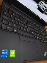 اللابتوب الاحترافي من لينوفو فئه Thinkpad  الجهاز بنضافه ممتازه بدون خ...