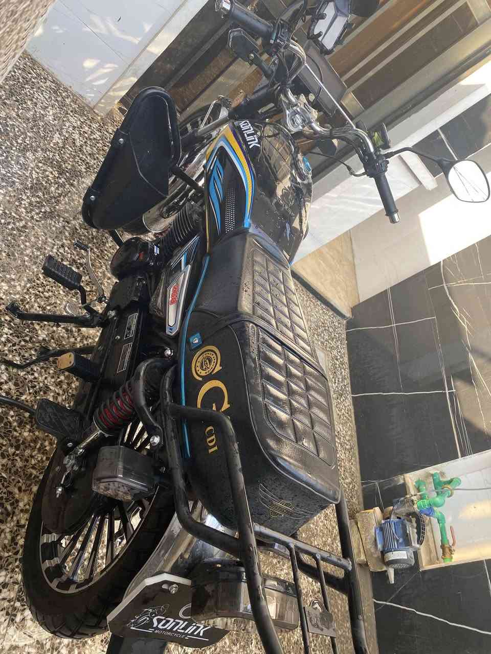 دراجة سيفان 
موديل 2025
مكينة 200 ضاغطة وزنجيل
دراجة بعدها جديدة برغي ممفتوح بيها
السعر 900
مكاني بغداد الشعب 
للاستفسار ***********
