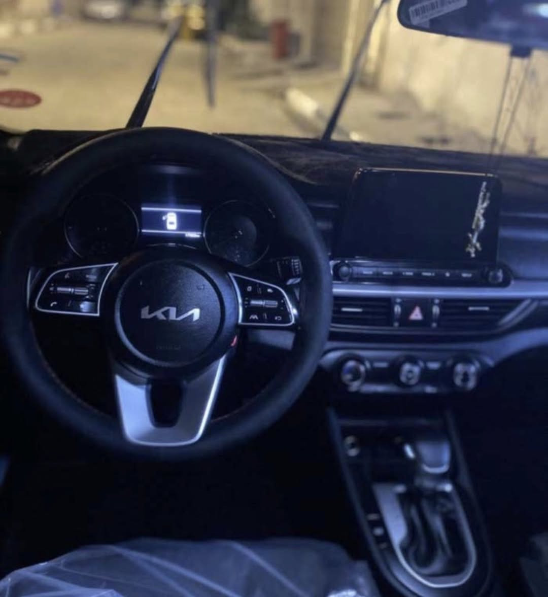 فورتي ٢٣ 
معوقين بصره
ضربتها فقط بنيد وبيها بارد بالجاملغ الامامي 
رقم الشاصي مرفق مع الصور
ماشيه ٦٥ الف
نظيفه حيل 
معوقها بالبصره ثاني يوم وكاله باسمك 
السعر ب١٤٠ وبيها مجال 
للبيع او المراوس حسب القناعه
***********
