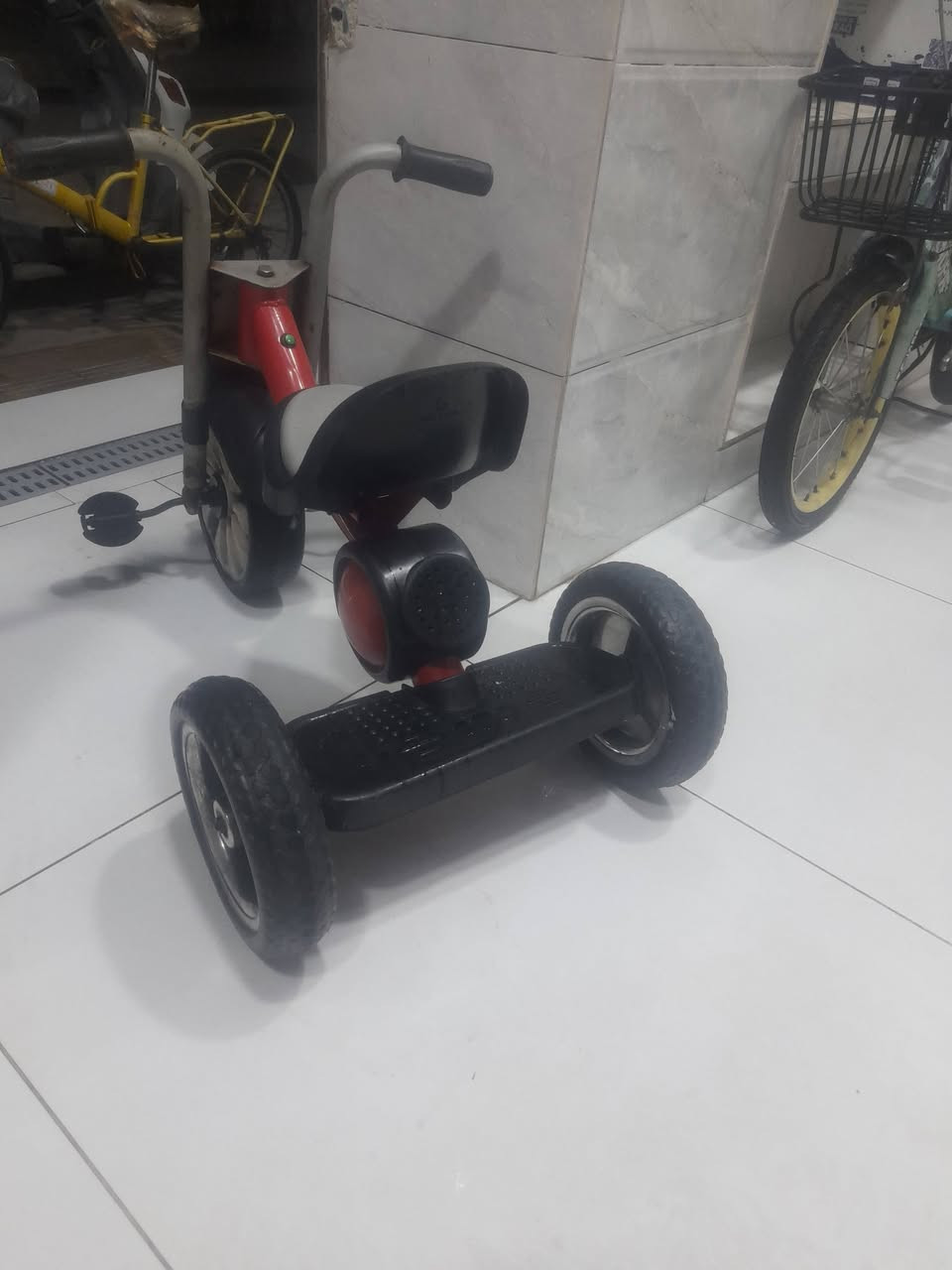 السلام عليكم 
متاح باسكل حجم ١٦ أوربي نوعية ممتازة كامل من كلشي اي نقص مابي ٣٥ الف وباسكل ثلاث تايرات السعر ١٥ بعقوبة التحرير 
***********
