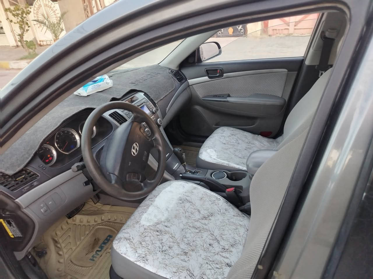 السلام عليكم سياره نوع سوناتا موديل 2010 امريكي حادث امريكا جاملغ خلفي بدون داخل  نص فول  كفاله عامه  من ضربه من تبديل  مكينه كير حداديه تبريد تخم تاير سياره جاهزه من كلشي مري شفط حساسات كامره شاشه مكينه مالتها بلادي خمسه ويل كب العنوان كربلاء السعر 99 بيها مجال سياره بسمي تحويل مباشر اتصال على هاذه رقم *********** واتساب
