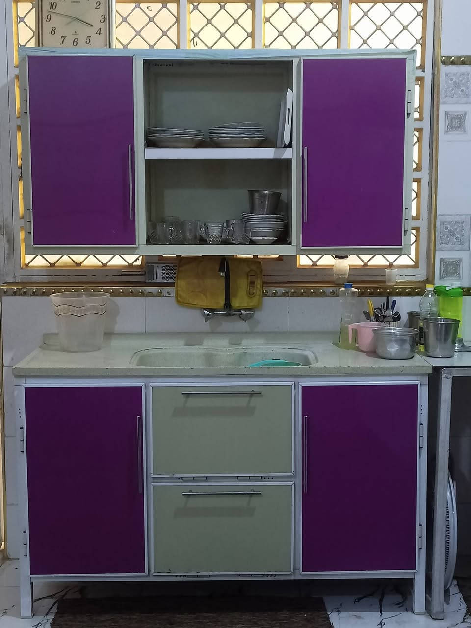 كاونتر سنغ مع تعليغ للبيع الحاله جيد نظيف السنغ مرمر كما واضح بل تصوير سعر 325 وبي مجال مكاني القرنه الشرش حي الملتقى للاستفسار على الرقم ***********
