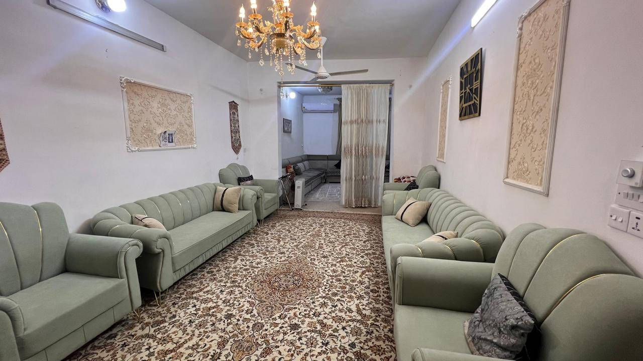 بيت للبيع طابو زراعي 25
كربلاء حي العباس الحولي الجديد

الشارع عرضه 25 م

الموقع تجاري يصلح محالات ويصلح سكن 

بناء البيت في سنة 2007

المساحة 150 م

واجهة 10

نزال 15 

الطابق الأول

استقبال+ هول مطبخ حار وبارد وحمام وتواليت

الطابق الثاني

ثلاث غرف وحمام وتواليت

السعر 320 مليون بي مجال بسيط للشراي

للتواصل واتساب 

***********
