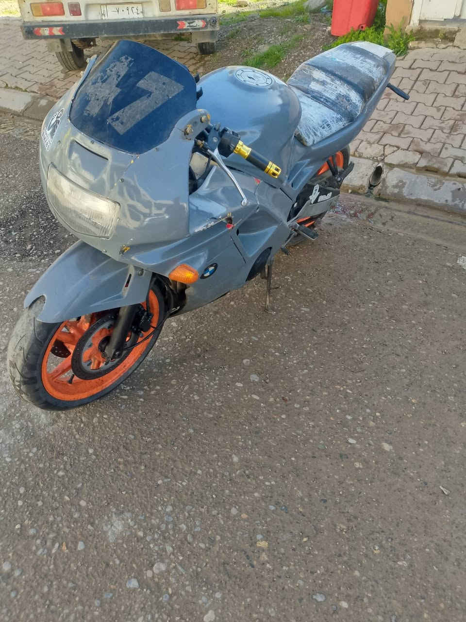 سلام عليكم f2 للبيع محرك كير بالشرط كمرك مدفوع عليهه ادامه تخم ابلكات و دهن و باتري و جبن مال دبل شلعه معدل فول صالنصه طلقات عنواني كركوك سعرهه 13ونص و بيهه مجال قليل ***********
