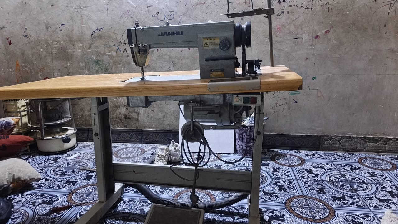 سلام عليكم مكينه صناعيه للبيع
نضيفه معنه لكلمه ماطور قتصادي ***********
