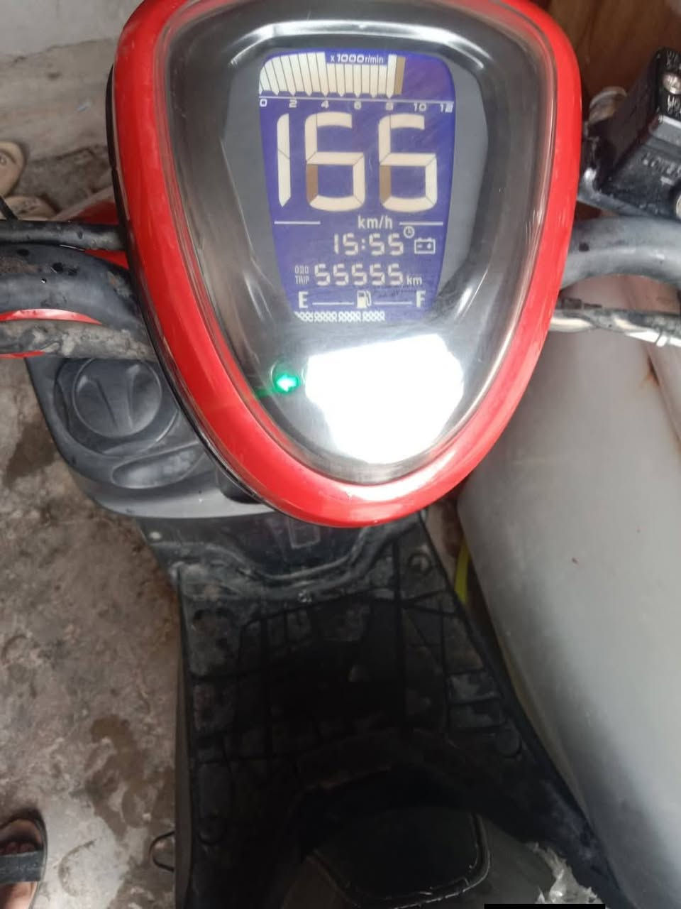 ماكس بوليسي حديث نوزل جديده جدا برغي مامفتوح بيها شلعه معدل سلف كهربئيات كلها شغاله السعر ٦٥٠ الف الاتصال (***********)
