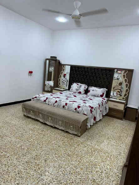 السلام عليكم بيت مساحه ٢٠٠طابق واحد السعر ١٨٥
بصفه قطعه ٦٠متر مكانه الشعله الدوانم شارع ابو موسى 
بصف الركن قرب اسواق الطائي
يحتوي على غرفتين حولي مطبخ
استقبال حمامات ٢منور للتواصل
 ***********واتساب
***********
