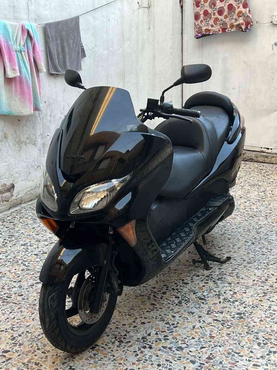 السلام عليكم
فورزه MF 0️⃣ 9️⃣ كرستال بصمه 7️⃣ كير 4️⃣ تحويلات شغال 
كهربائيات كلهه شغاله 
دراجه نظيفه كل نقص مابيهه اوراق موجود ستان كهربائي حساس ازدحام سماعات بلاديه 
كلوب جنطه اي بي اس  
مكاني بغداد ***********
السعر ( مليون وربع  )
