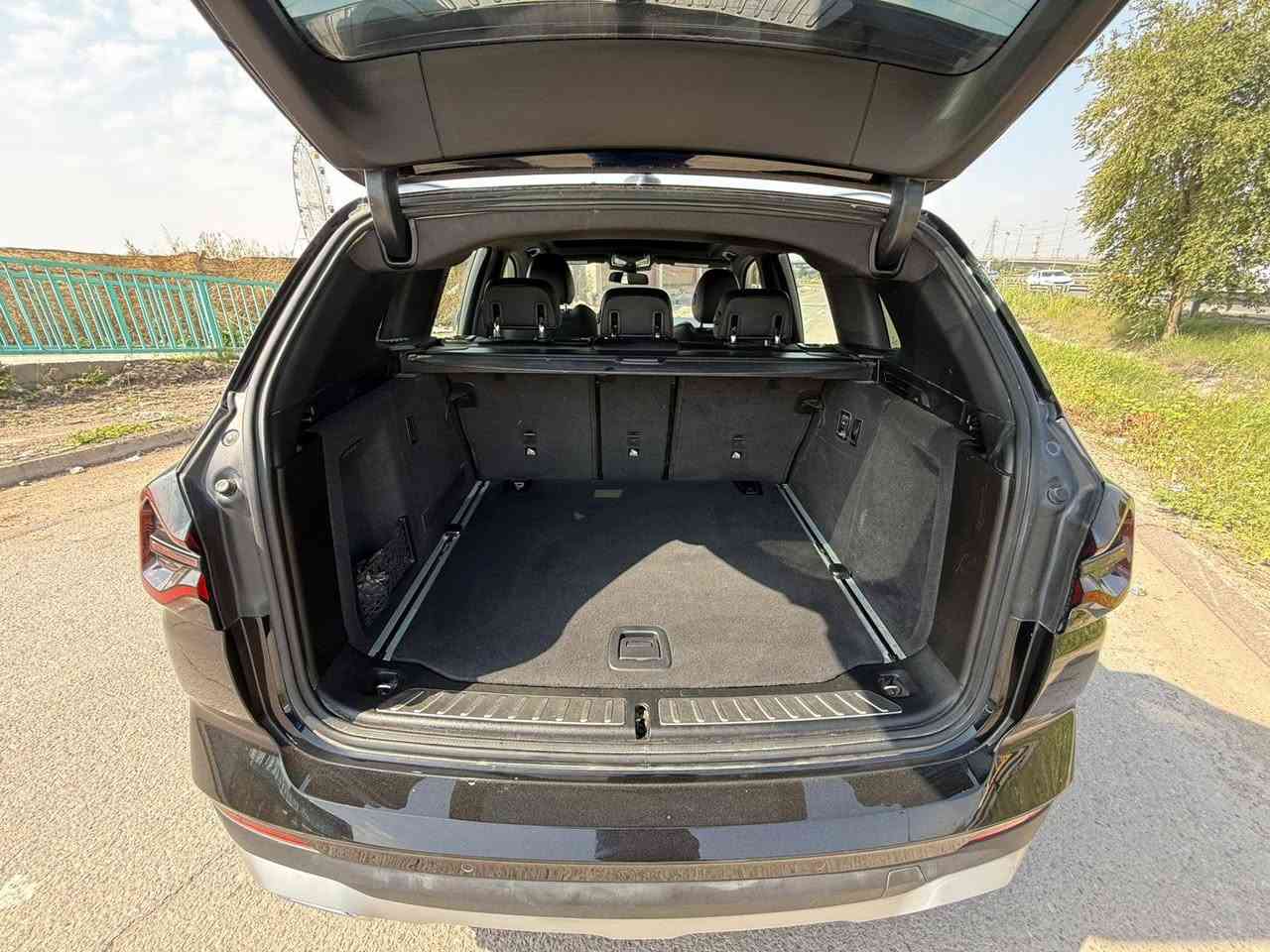 السلام عليكم 
تحية طيبة ..
BMW x3 موديل 2022..فول مواصفات محرك  2000 تيربو ماشيه ٣٧ الف بدون رقم ..تترقم بغداد مدفوع الكمرك تترقم بااسم المشتري
مواصفات كثيره 
بانوراما ..
تايرات run flat مقاوم للبنجر 
توقف ذاتي ..بقعه عمياء ..رادار امامي 
حادثه جاملغ ايمن وتبديل بنيد اصلي ..
السعر بدون رقم ٢٧ الف دولار
بغداد ..حي الخضراء 
***********
واتس اب
