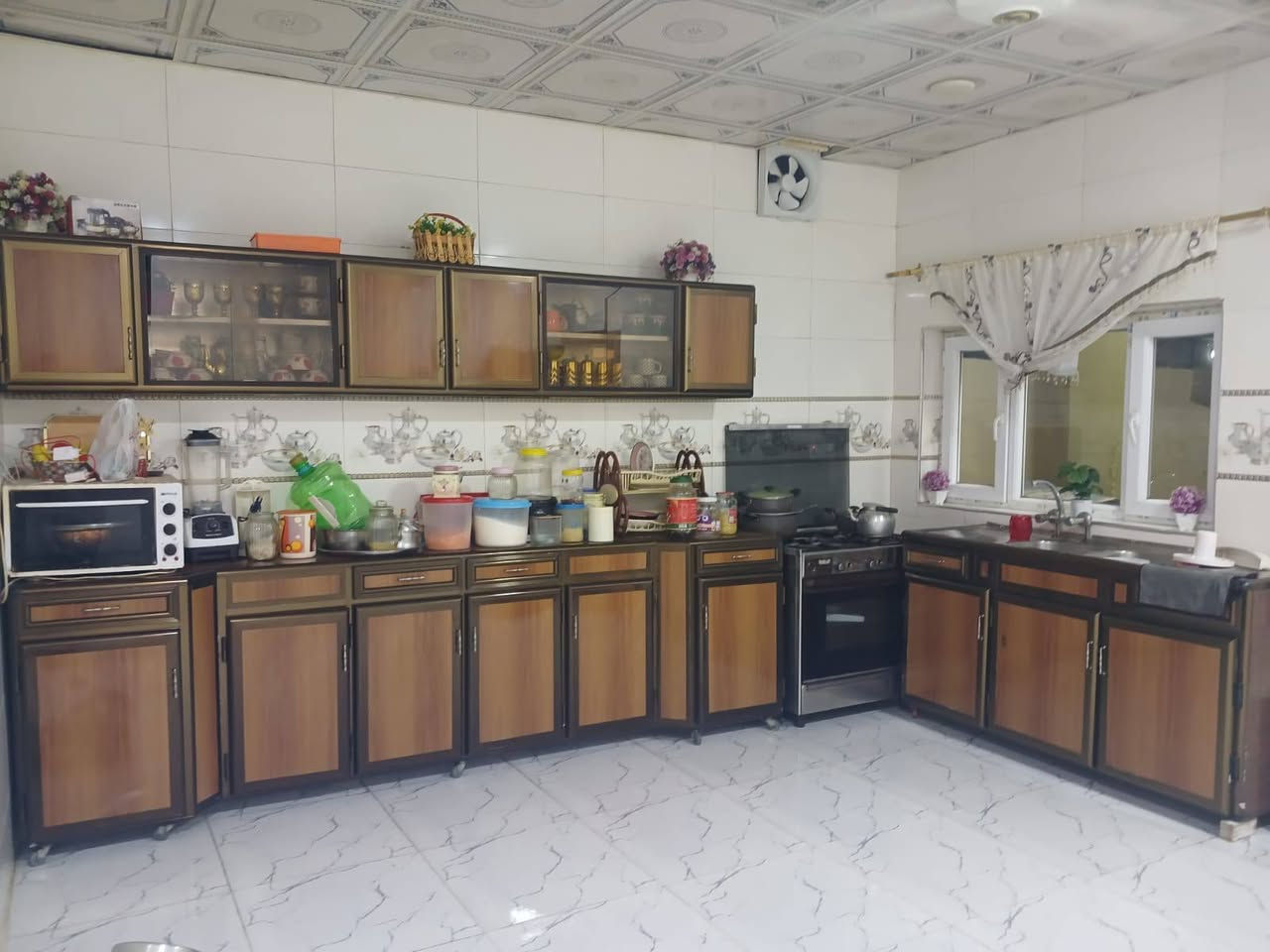 بيت طابو حزيران ركن 

٢٢٠ متر قرب جامع ابراهيم الخليل 

طابقين ٤ غرف نوم ملحقاتها 

السعر 160 مليون مع المجال 

***********
