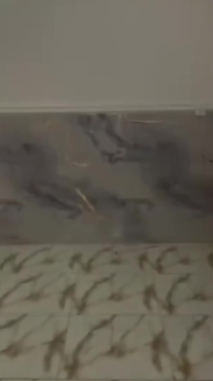 سلام عليكم بيت  3غرف نوم صاله ستقبال مطبغ ويا مشتمل مساحه كليه 1100طابو سند 25حق تصرف شارع عرضه 8متار  خدمات كامله شارع عام دقيقتين مسافه علي بغداد تقاطع نهروان قرب بسمايه مقابيل نفطيه ستفسار ***********نتصال
