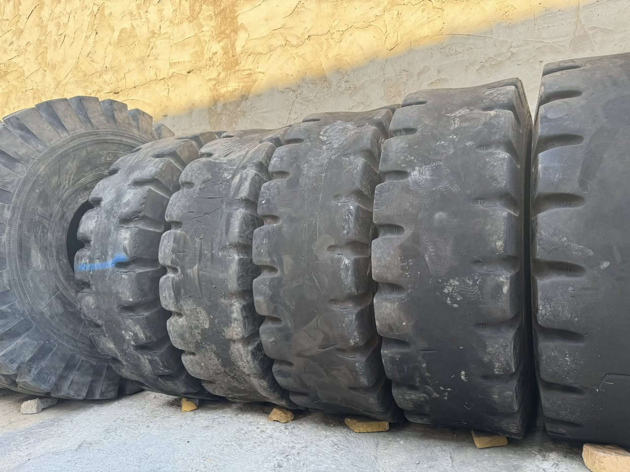 ٢٥-١٦٠٠
هندي BR ٣٣ قاط
***********
