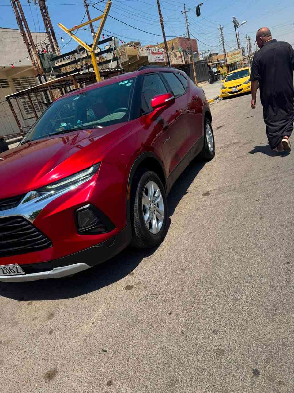 سلام عليكم 
للبيع او مراوس حسب القناعه 
بلايزر موديل 22
رقم اربيل تحويل فقط ب اسمي 
مواصفات بصمه تشغيل 
بصمت ابواب 
صندوق كهرباء
توقف ذاتي 
نقطه عمياء
حساسات امامي خلفي 
شاشه جبيره 
رادار 
كشن كهرباء 
وباقي المواصفات المعروفه 
بيه صبغ باب خلفي فقط 
مكان السياره بغداد 
*********** بغداد, العراق
