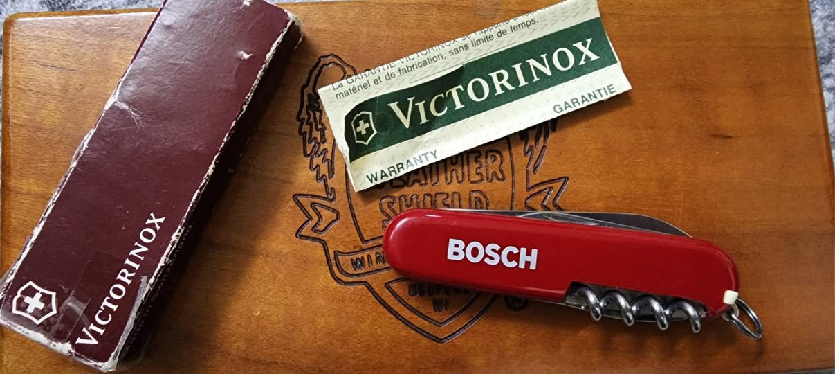 سويسري فكتورينوكس
حجم وسط جديد غير مستخدم
السعر ٤٠ الف


**إذا كنت صاحب هذا الإعلان وتريد حذفه لأي سبب، رجاءا أرسل رسالة إلى الدعم الفني**