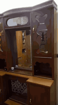 غرفة اخشاب نظيفهوجيده جدا للبيع شراي يتفضل على خاص  اواتصل الرقم ***********
