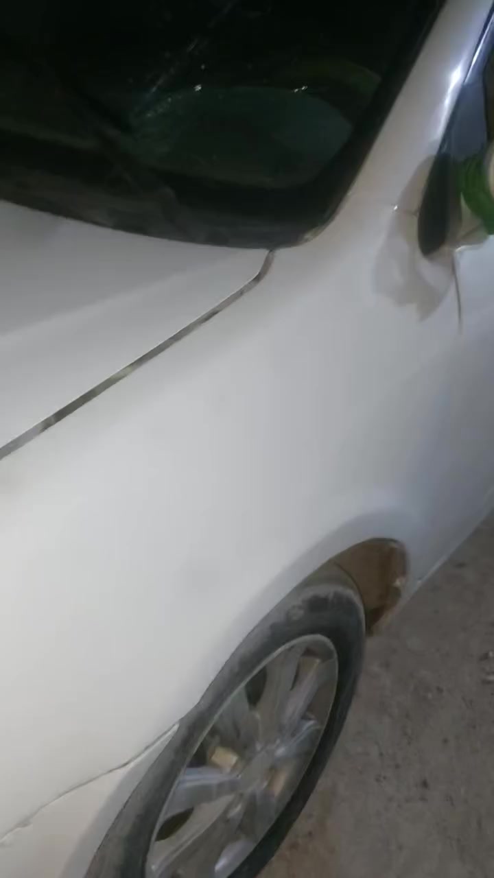 سياره للبيع موديل 2011راعيها مستشهد وموجود اهله تريد داور تريد وكاله السعر 27ورقه وبيها مجال او مراوس محرك كير جدد كير عادي العنوان كوفه 
ت ***********
@
