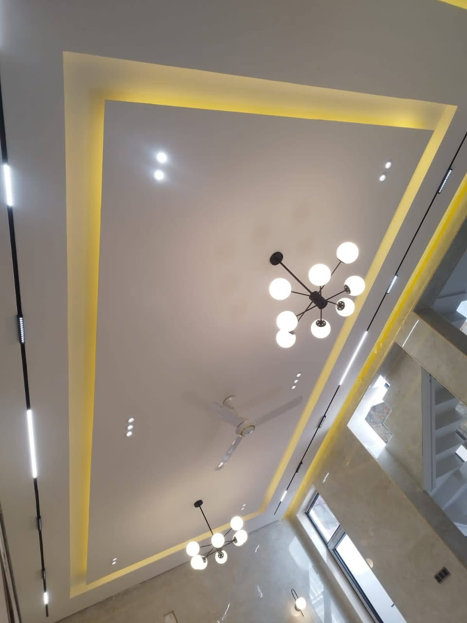 سلام عليكم 
كادر مختص للديكور والصبغ الداخلي والخارجي شغل درجه اولى العمل داخل بغداد و كربلاء فقط  استلام مهندسين 
ديكور داخلي وخارجي 
فوم طلس سحبات خارجي داخلي صبغ 
بوردكس جبس بورد 
نعمل على ترميم الداخلي والخارجي 
للتواصل  ***********
الهاتف ***********
