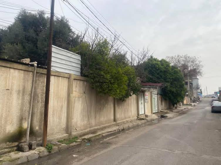 بيت 🏠 للبيع في حي المثنى قرب شارع العام الرئيسي موقع مميز 

بناء قديم سند طابو شرط التحويل

مساحه البيت 400 متر واجها 20 متر 

يحتوي البيت ع استقبال وهول وثلاث غرف نوم  ومطبخ وصحيات ومناور وكراج سياره وحديقه 

طابق الثاني هول و2 غرف نوم  وصحيات 

للاستفسار  الاتصال ع الرقم 

***********

***********
