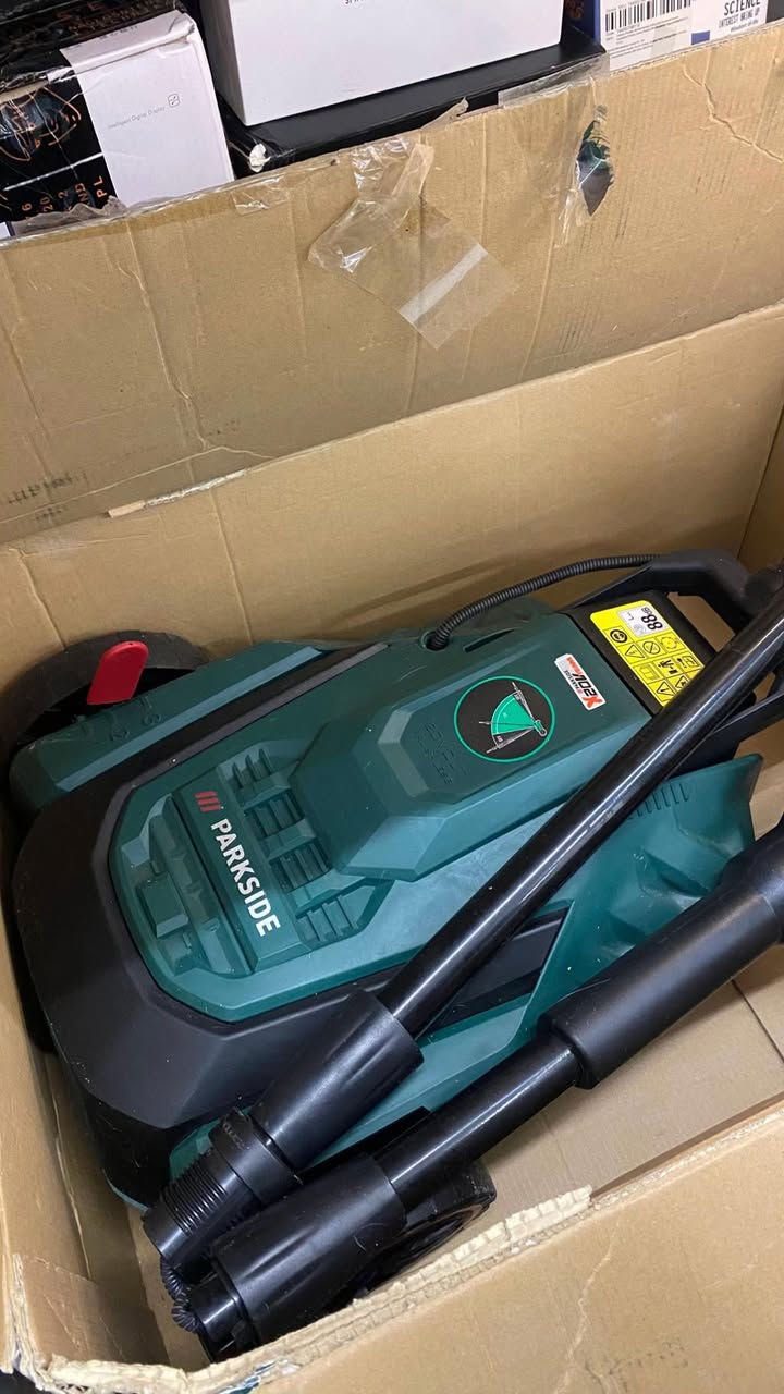 مكينه الحدائق شحن بدون بطارية سعر ٢٥ الف.            ***********
