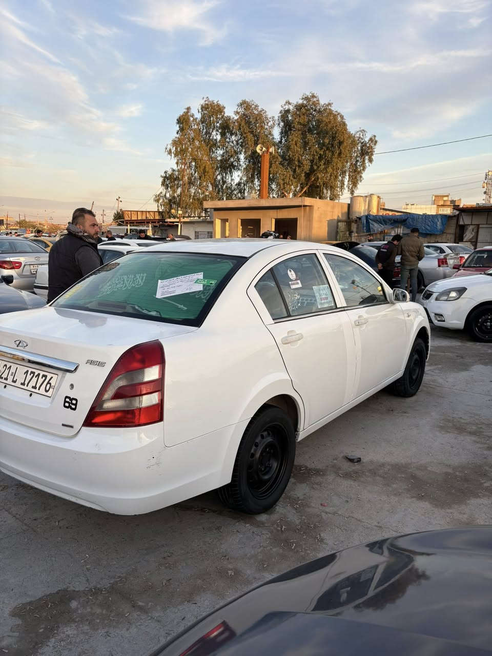 من رخصت ادمن
شيري 2013كلين تايتل 
ماشي 97الف 
سنويه رقم جديد 
كوبون بانزين بي 
سياره من دعاميه للدعاميه مابيها صبغ 
مكان واحد بي تعديل صغير 
سياره تبريد تتفيه صدر امامي خلفي جديد 
تايرات بطاريه جديد خير من الله 
سياره مال بيت ماشالله عليها مابيها نواقص ابد 
رقم صاحب سياره 
***********
