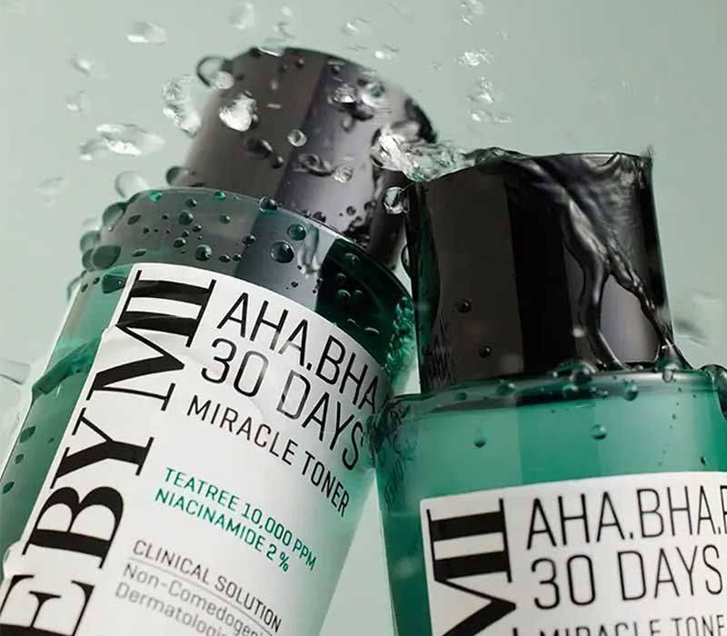 SOME BY MI AHA. BHA. PHA 30DAYS MIRACLE TONER - 150ML 🇰🇷💯
سوم باي مي تونر مقشر بالاحماض للوجه تونر المعجزة بوظيفة مزدوجة لاينظف البشرة من الشوائب فقط بل يعالج مشكلة البشرة الباهتة ايضاً ، فهو مثالي لكل من يريد الحصول على بشرة مرنة و نقية مكوناته صديقة للبشرة يحتوي على حمض ألفا هيدروكسي/حمض بيتا هيدروكسي/حمض PHA/نياسيناميد 2% وشجرة الشاي العضويه تساعد هذه المكونات على : تبييض وتفتيح البشره بشكل طبيعي.ترطيب وتغذية البشره ومنحها الرطوبه الازمه خلال اليوم. كما انه يعمل حمض ألفا هيدروكسي و بيتا هيدروكسي و حمض PHA كمقشر فعال لترك البشرة أكثر نظافة وإشراقًا من ذي قبل.

⭕فوائده:-
✅يقلل افراز الدهون الزائدة بالبشرة و يرطب البشرة و ينعشها
✅يخلص البشرة من الشوائب العالقة بالمسامات و الرؤوس السوداء و البيضاء
✅يقشر البشرة ويخلصها من الجلد الميت
✅يحسن من ملمس البشرة و يقوي نسيج الجلد
✅يساعد بالتقليل من اثار الحبوب 
✅قوامه مائي خفيف غير لزج و سريع الامتصاص
✅يمكن استخدامه للبشرة الحساسة و المعرضة للحبوب

✅ طريقة الأستخدام
بعد تنظيف البشرة بالغسول استخدمي التونر ضعي كمية مناسبة من التونر على شريحة من القطن و امسحي البشرة برفق و ركزي على المناطق التي بها حبوب
#الاصلي المنشأ كوريا 🇰🇷💯
السعر ١٥ الاف 
🚘يوجد خدمة توصيل لجميع محافظات العراق ٤ الاف 🚘


**إذا كنت صاحب هذا الإعلان وتريد حذفه لأي سبب، رجاءا أرسل رسالة إلى الدعم الفني**