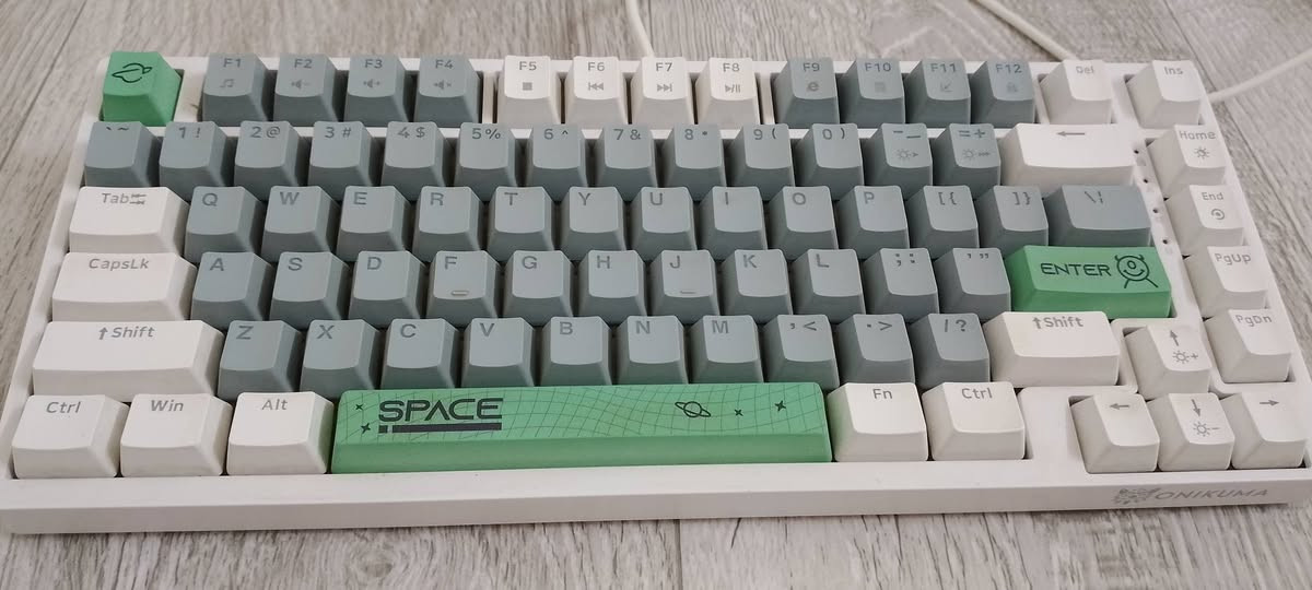 السلام عليكم 
عندي اكسسوارات حاسبه بقت عندي وره ما بعت حاسبتي واريد ابيعهن كلهن استخدام بسيط ونظيفات
- كيبورد براون سوتش onikuma g52 (٢٥ الف)
- ماوس  bloody w70 max 2000hz ( ٣٠ الف )
- سماعه هيد سيت من لينوفو (٢٠ الف)
- قلم ايباد ابل كوبي يدعم راحة اليد والميلان (١٠ الف)
- ايربود كوبي درجه اولى شركة biboshi (٢٥ الف)
- سماعة TANGZU 2nd gen(٣٠ الف)
الاسعار بيهن مجال بسيط مكاني بصره توصيل ماعندي


**إذا كنت صاحب هذا الإعلان وتريد حذفه لأي سبب، رجاءا أرسل رسالة إلى الدعم الفني**