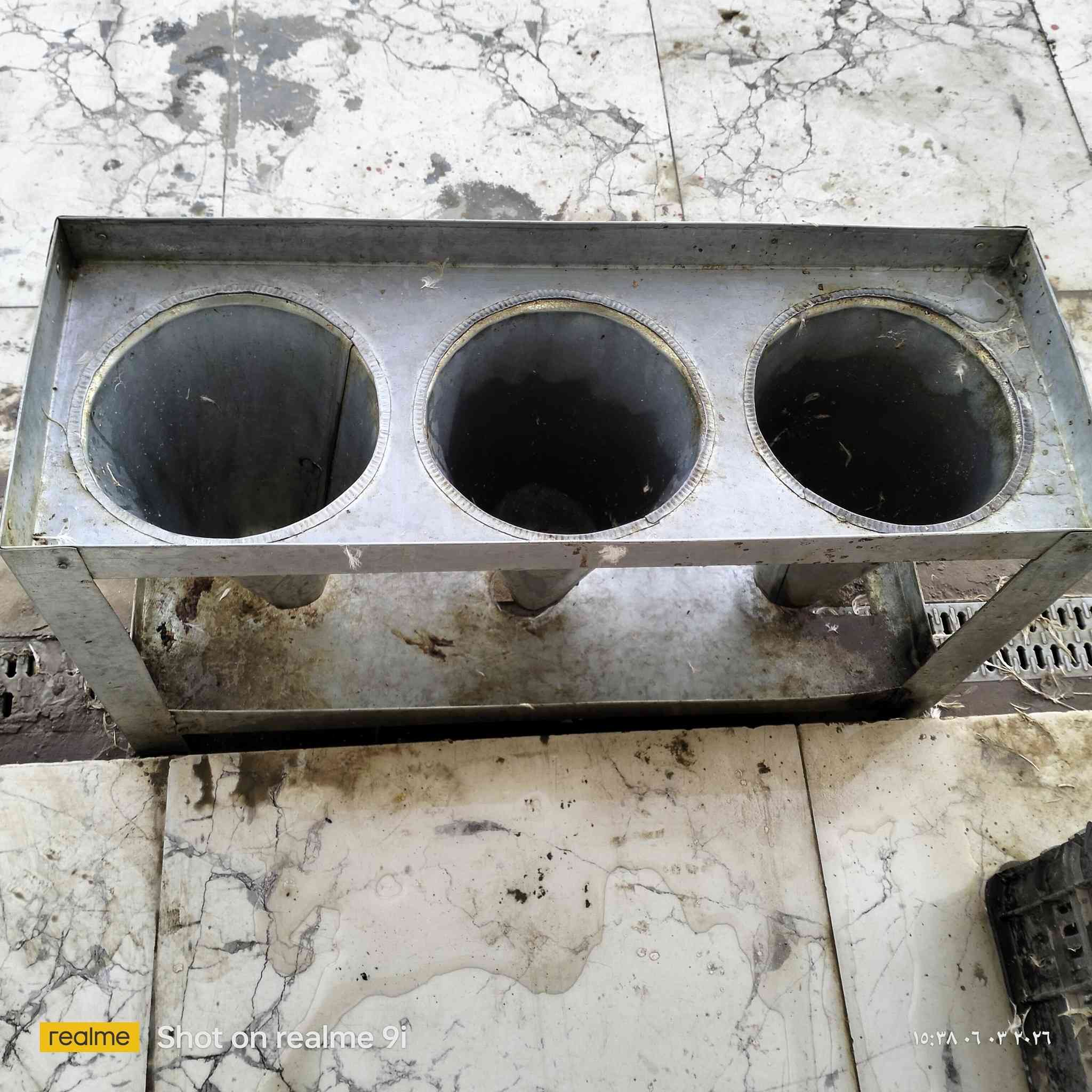 السلام عليكم اغراض محل دجاج للبيع لعدم التفرغ مكانها شارع حي المعلمين قرب فرن صمون الزهراء واذا تريد تأجرة وتشتغل بي بنفس المكان ماكو مشكله تدفع ايجار وتباشر بالعمل للاستفسار اكثر اتصل بالرقم ***********
