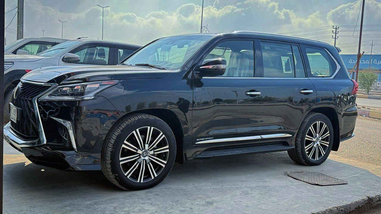 لكزز 2020  كفاله عامه  570 S
موصفات ال S معروفه فول السياره 

ماشيه  93  الف  باسمنه مداور تحويل ثاني يوم

مكاني الديوانيه  

للاستفسار عن السعر الاتصال  ع رقم  او مراسله ع الفيس 
 ***********
