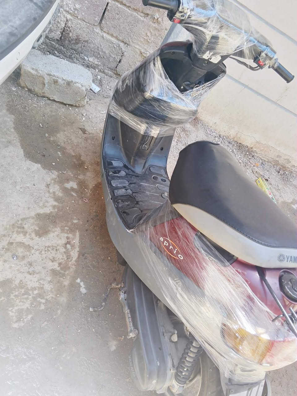 السلام عليكم
دراجه بطه 2003
برغي مامفتوح منهه جديده كلش شغاله سلف هندر كهربائية 
برغي مامبدل بيهه رايدهه٣٥٠ وبيهه مجال قليل***********

