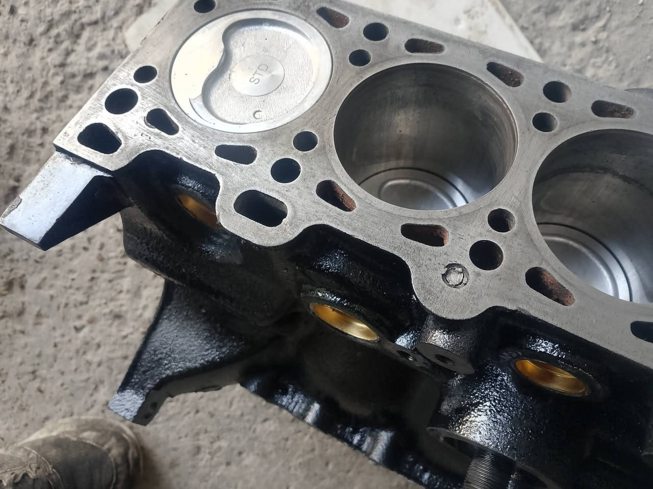 السلام عليكم شباب خدمات احمد الجبوري لتصليح كافة أنواع السيارة الاايراني فتح صدر طيبة او سايبة 15 فتح اكلج سايبة او طيبة 20 الف تبديل قايش تايم كيس 10 واكو عروض اهواي تعال ودلل العنوان الزعفرانية نهاية اربع شوارع شارع معمل الغاز ***********
