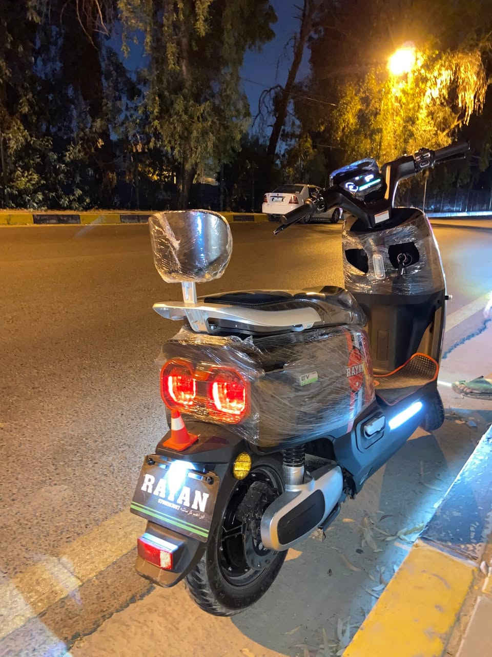 غني عن التعريف ( ريان ابو عيون )
نضييف حييل ، ماناقصو شي وماتصرف ربع ع ماطور وين مايعجبك روح چيك بطاريات وملف وعقل كلهن شرط 

- اللون ( اسود طافي ) 
ملف 1200W نحاس حقيقي 
سرعة للـ60 حقيقي 
كلشي بي مكفول وشرط 
السعر - 900 ألف وبي مجال بسيط 
ملاحظة : مستخدم شهرين .


**إذا كنت صاحب هذا الإعلان وتريد حذفه لأي سبب، رجاءا أرسل رسالة إلى الدعم الفني**