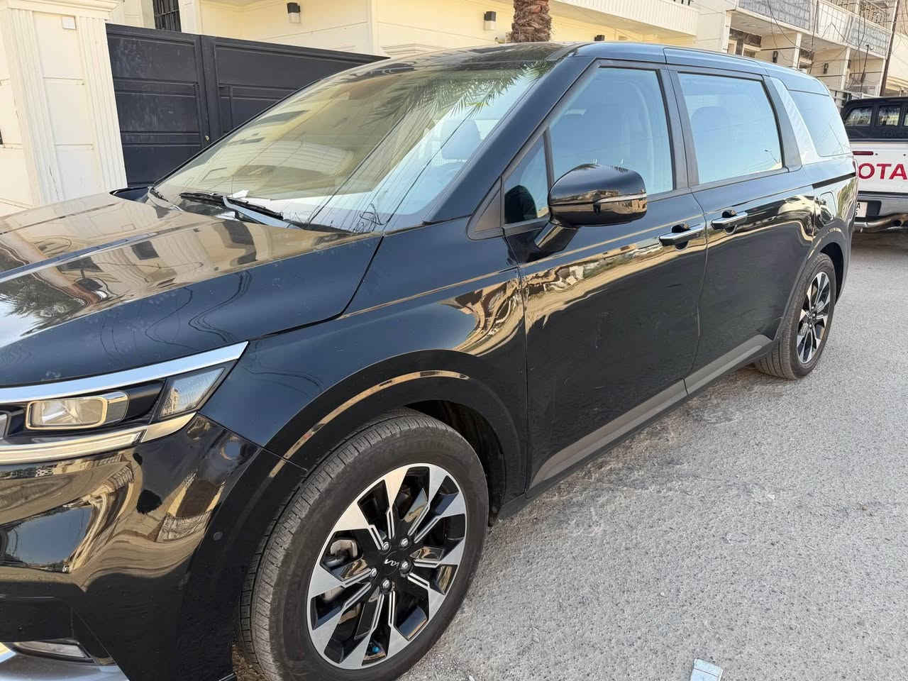 السلام عليكم
لليدور على سيارة فخمة ومريحة وعائلية وسياحية 
كيا كرنفال 2024 EX 
وارد بيها البنيد فقط وبارد شويه بل جاملغ
ايرباك دركه شاصي لغد مكفول 
كير مكينة مكفول حجر بيئة بلادي مال شركة
رقم بغداد الجديد مشروع وطني تحويل ثاني يوم
المواصفات: بصمة - بصمة أبواب - تشغيل عن بعد
جنطة كهرباء - بيبان سلايد كهرباء - كشن كهرباء 
كشنات جلد - كشنات تدفئة - مود درايف 
اوتو هولد - رادار امامي - رادار جانبي - رادار خلفي 
حساسات - تحديد مسار - قيادة الية - شحن واير ليس
محرك 3500 GDI - ماشية 23 الف ميل 
8 راكب VIP او متصل حسب رغبة-3 قطع تبريد
لايت زنون - LED امامي-LED خلفي
اشاير بل مري - شاشة كبيرة - كامرة دوارة
فول تحكم ستيرن - ويل كب - داخل لونين 
مكان السيارة بغداد الجهاد
للتواصل والاستفسار:((***********
((0783838384 بغداد, العراق
