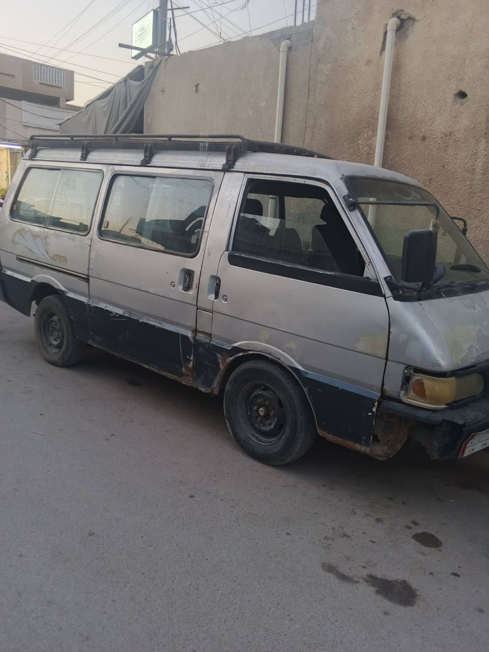 سلام عليكم اخوان كيا بستا البيع مكينه وكير وحداديه كفاله
تحويل موباشر  صفره هيئه وغرمات رقم بغداد كشر شوفت العين السعر 27 وبيها مجال *********** بي واتساب مكان السياره بغداد الري
