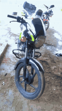 سلام عليكم دراجه بوكسر موديل ٢٣دراجه خير من الله كفاله عامه من لويل لل ويل بكاني ديالي خالص سعر واحد ٢٥٠لا يوجد خاص لتصال فقط ***********
