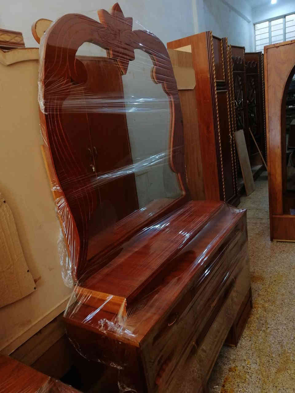 السلام عليكم غرفه للبيع ٦باب صاج نظيفه ظهر جرجوبه سعر ٥٠٠ الف وبيه مجال العنوان بعقوبه كاطون الرازي شارع ابو رباح قرب مرطبات لسيد مزاد ابو كرار الغريباوي ***********
