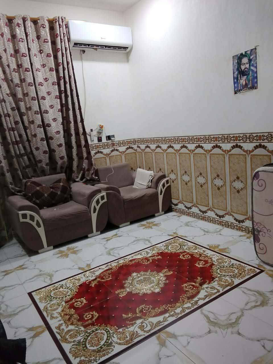 مشتمل للبيع مساحه 100م طولاني
بناء حديث سنة 2022
مطلوب لصالح مصرف العقاري 65مليون
تدفع مقدماً 17مليون والتسديد على المشتري 
التسديد الشهري 380 الف
في حال  لم تتوفر كفيل يبقى الكفيل الحالي 
العنوان السفحة الثانية شارع احمد الوائلي 
الدار على ساحة موقع ممتاز 
للاستفسار ***********
