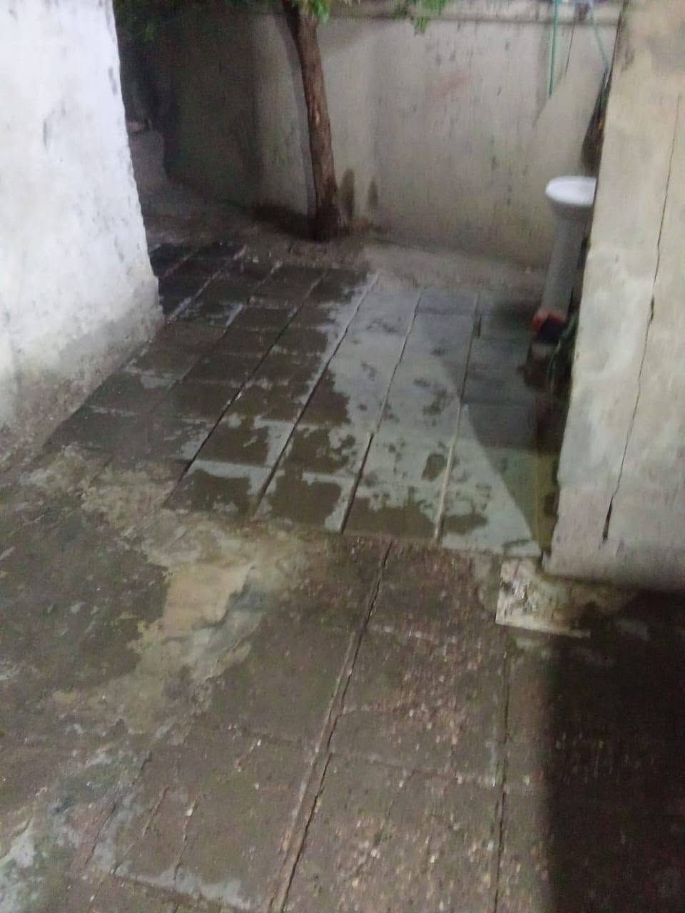 بيت تجاوز في بريهه بي غرفتين وهول ومطبخ وحمام وحديقه ومساحه تكدر تبني بيها غرفه تلاثه قرب المدارس وما عليه ازاله ولا تفليش السعر 15مليون وبي مجال الرقم ***********
