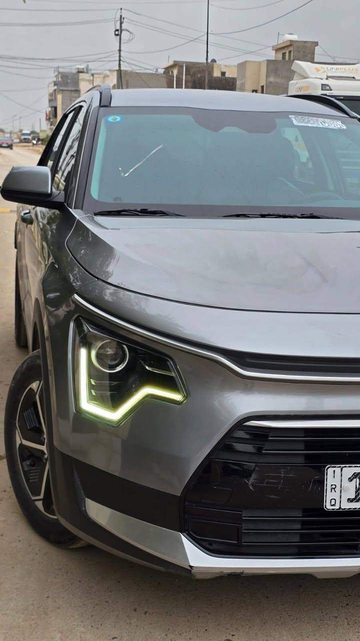 السلام عليكم
للبيع للبيع للبيع 
كيا نيرو  هايبرد موديل 2024 وارد أمريكي 
للأستفسار / *********** موجود واتساب على الرقم 
السيارة خير من الله نظافة وبيها مواصفات بعد احلى من الصور 
الموقع / بغداد العامرية او الغزالية 
السيارة مرقمة وكاملة رقم بغداد 
السيارة حادثها باب خلف السائق مبدل+ بيها بارد شبر باب السائق 
ماشية/ 60 الف 
المواصفات 
اشاير بالمري 
كشنات جلد و مخمل 
.نظام ايكو وسبورت قيادة
• شاشة كبيرة متصل 
• كاميرا خلفية
• حساسات خلفية 
• ⁠حساسات اماميه
 .اتو هولد
رادار امامي
• مانع تصادم
• محدد مسار
• تصحيح مسار
• مثبت سرعة
• مانع انزلاق
• بصمة تشغيل
• بصمة أبواب
• نقطة عمياء
• شاحن وايرلس 
شاحنة بالكشانات TYBE-C
• شاشة اعطال
• عداد ديجيتال متغير الوان
• اضوية امامية LED
• اضوية خلفية LED
• حساسات إضاءة
• إنارة تلقائية Auto
• نظام صوتي مميز 
• أوامر صوتية
• حساسات تصادم
شفتات بالستيرن
تبريد قطعتين
قياده ذاتية
• بلوتوث
• مدخل USB + AUX + TYBE-C
وبيها بعد مواصفات خير من الله
السعر 158 وبيها مجال بسيط 
للأستفسار ***********
