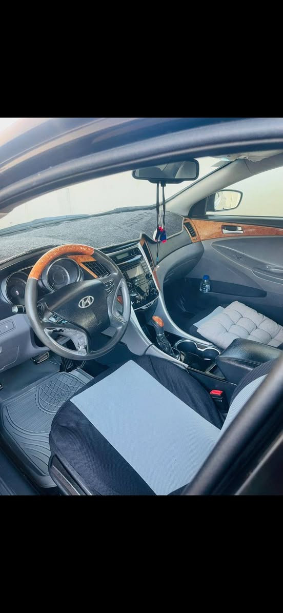 للبيع سوناتا ٢٠١٣ اسود ملكي رقم واسط جاهزه من كلشي السعر 100 ورقة $ وبيه مجال حك الجيه للاستفسار الاتصال على رقم صاحب السيارة ***********
