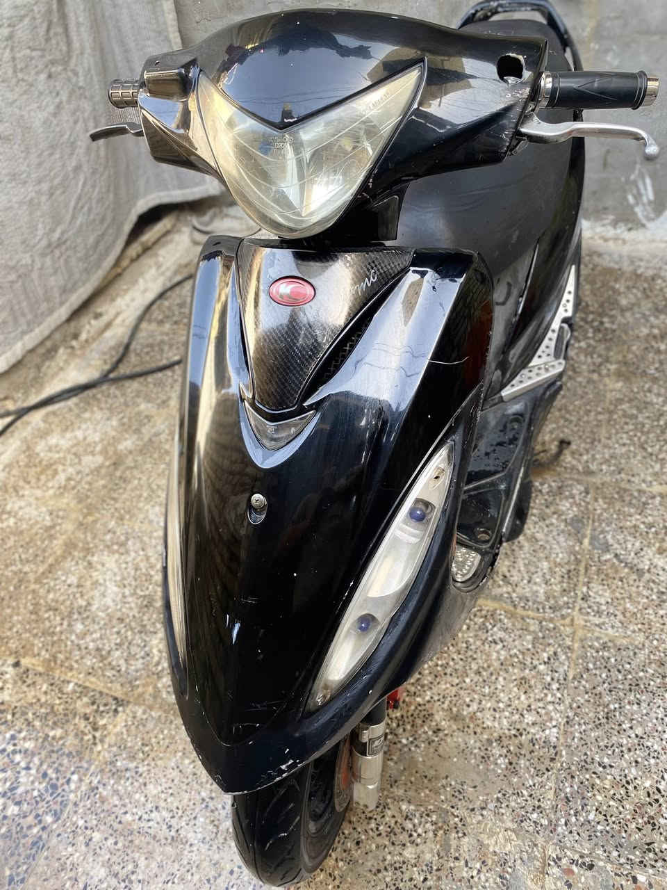 من رخصة الادمن كامكو G4 للبيع دراجه مجفته ماتنقص دهن ولا تبخر ، دبلات امامي خلفي رياضي ، صالنصه رياضي ، كفرات حلوه ونظيفه دراجه فقط هندر مايشتغل جاهزه نكره سلف ، كهربائيات حلوه لايت زينون عالي ناصي دراجه ماعايزه شي فقط هندر ومعدلها حلو مشي سريع بريك امامي دسك  سعر 400 وبي مجال للشراي مكاني نجف كوفه *********** مو شراي لاتراسل ولا تتصل 🤍
