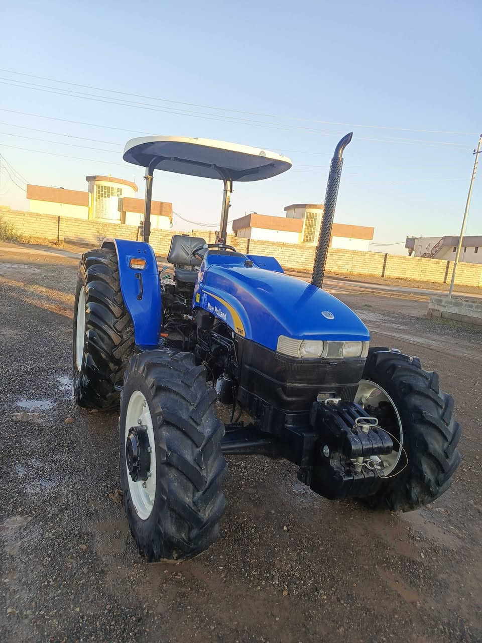 نيهولند موديل 2023 رقم اربيل تحويل مشتغله 2400 ساعه العنوان ديالى ناحيه العظيم  ‏‪***********‬‏
